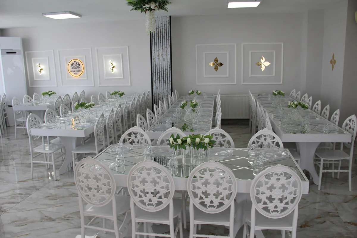 Aura Davet Evi